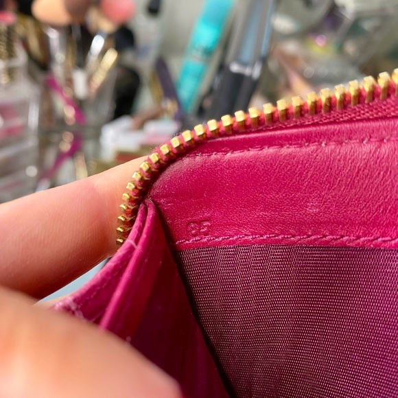 Miu Miu zippered wallet - Picture 14 of 14